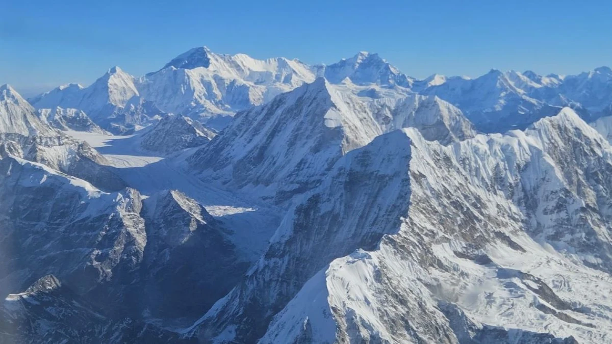 everest-mountain-flight