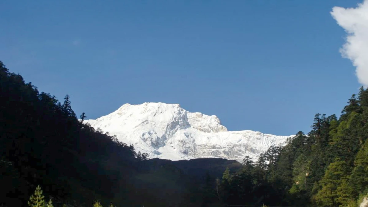 larkya-himal-view-from-namrung