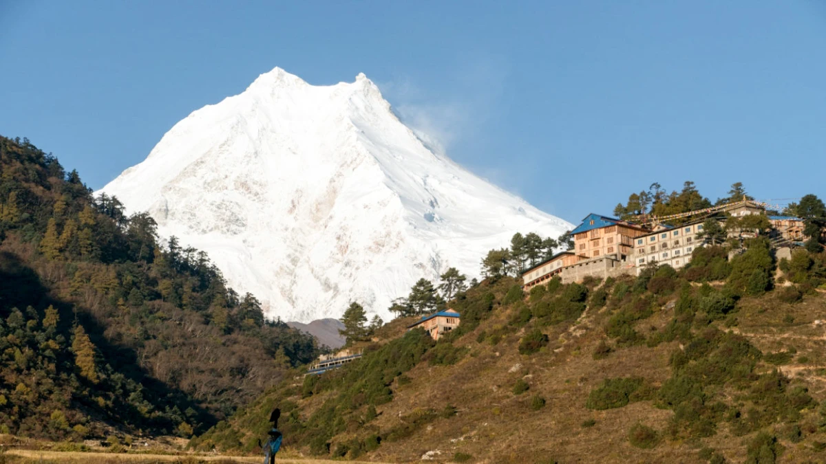manaslu-view-namrung-to-sama-gaun