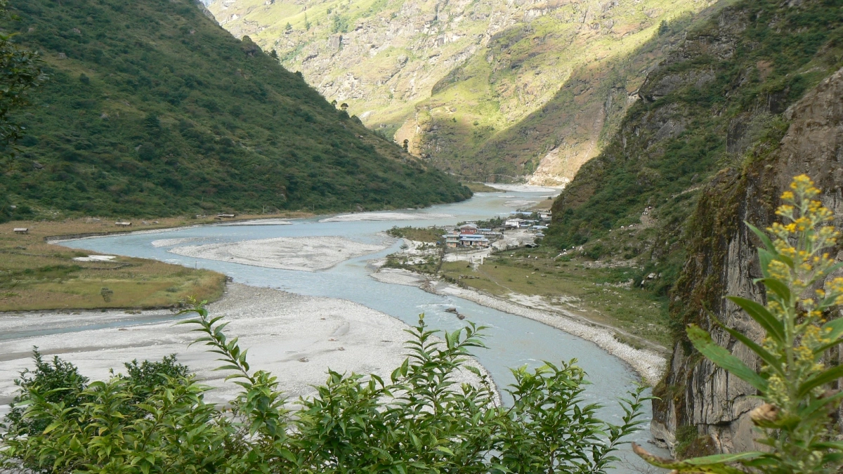 taal-village-in-manag-2