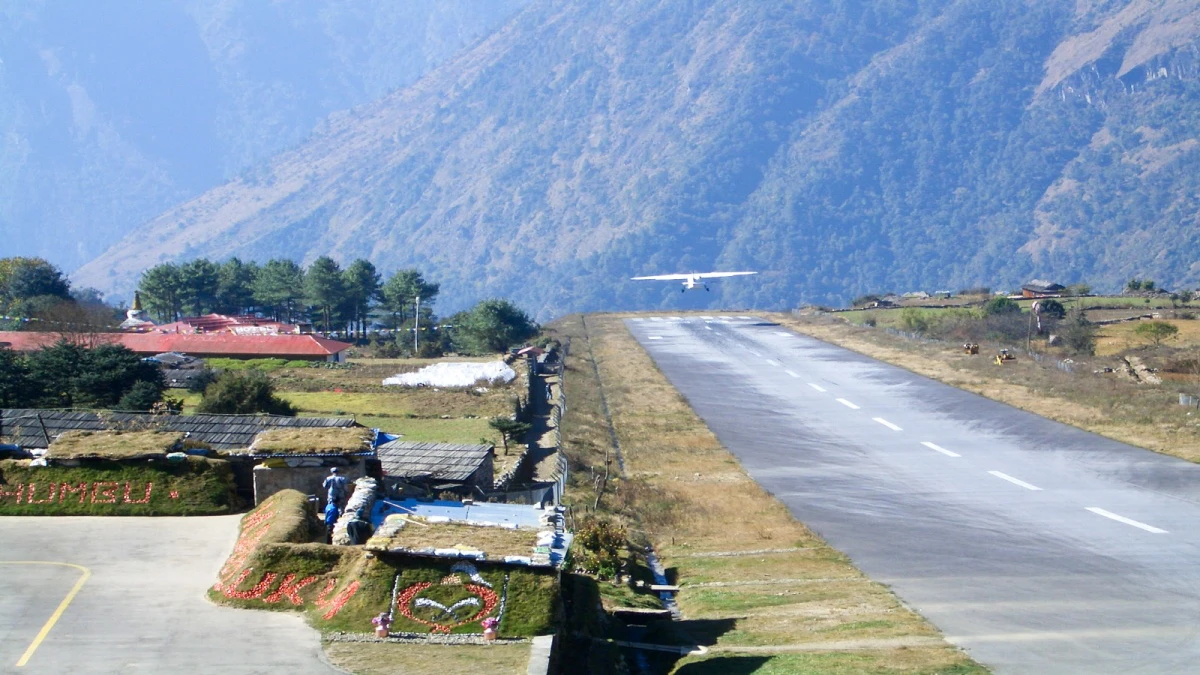 worlds-most-extreme-airport-lukla
